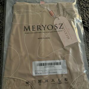 Meryosz Beige Shaping Shorts size small